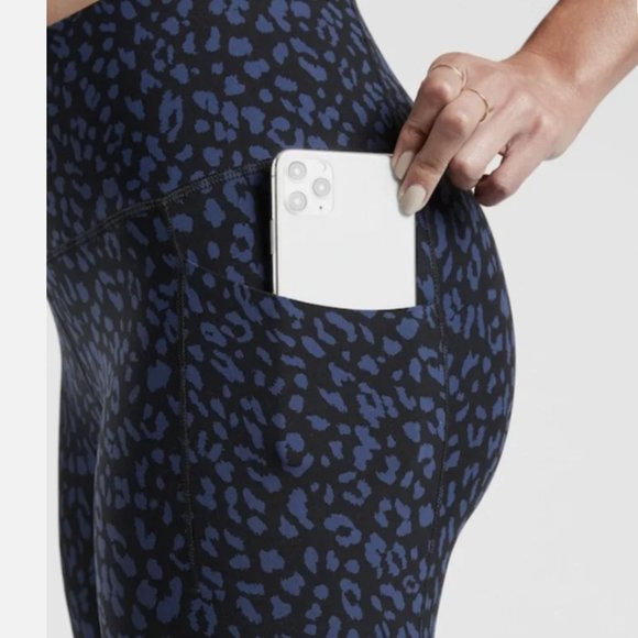 Athleta Salutation Stash Pocket II Leopard Print 7/8 Leggings Performance-XS - Picture 5 of 15